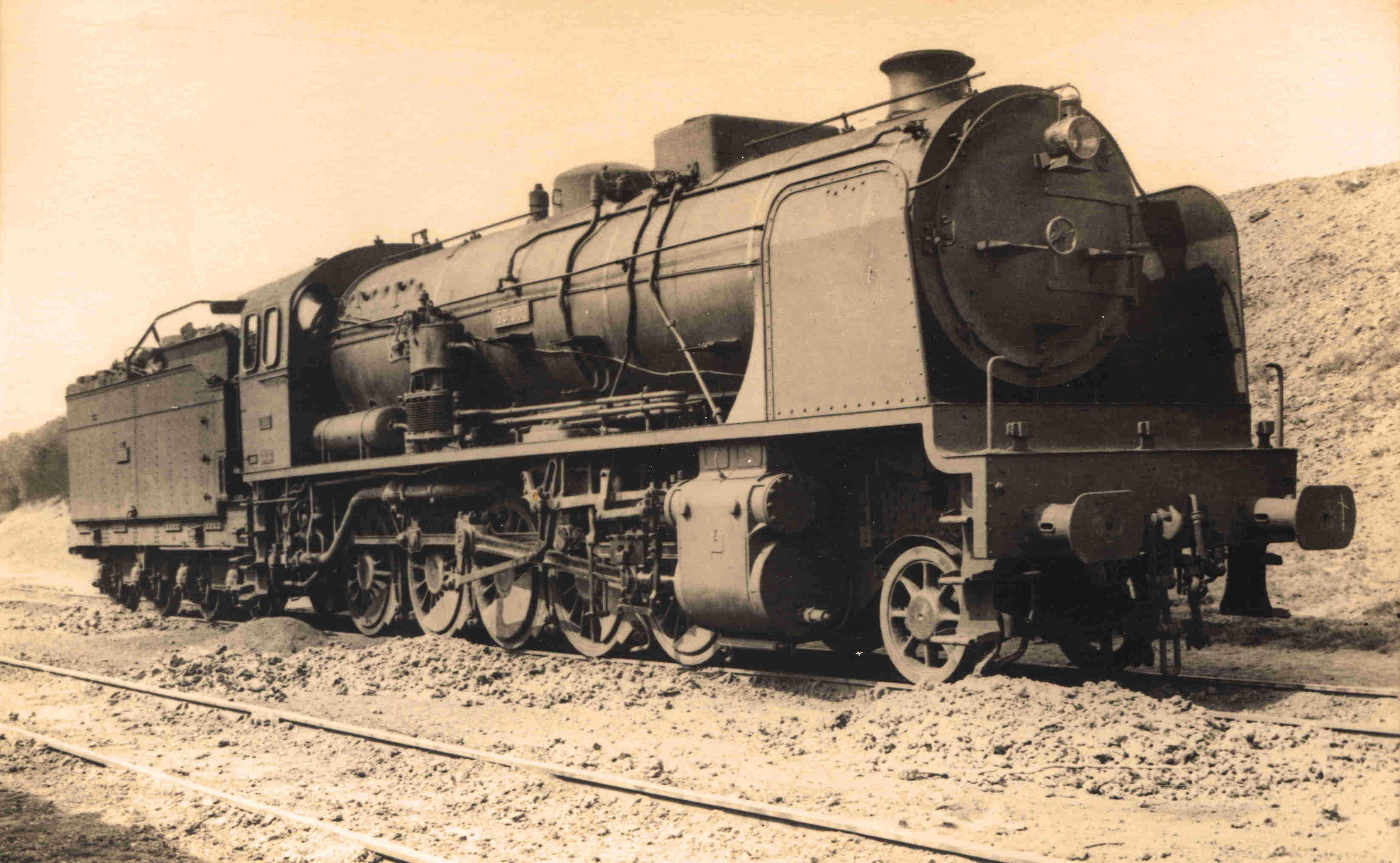 AUTOMOTEUR MONOMOTEUR RGP FRANCE 1955 - FICHE TRAIN CHEMIN DE FER CARACTÉRISTIQUES - TRANSPORTS & TECHNIQUE/FICHES TRAIN